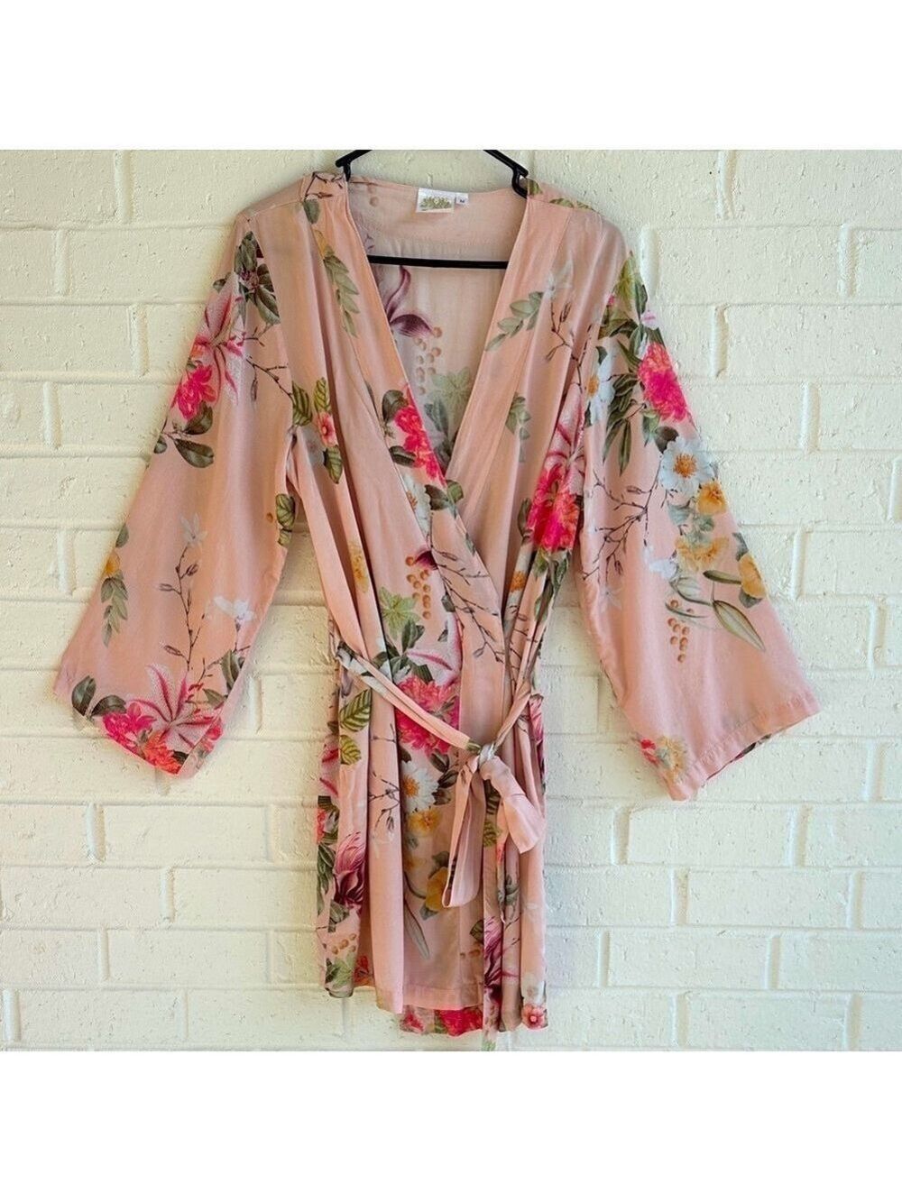 Plum Pretty Sugar - Gorgeous Tropical Floral Pink Knee Length Robe Size Medium